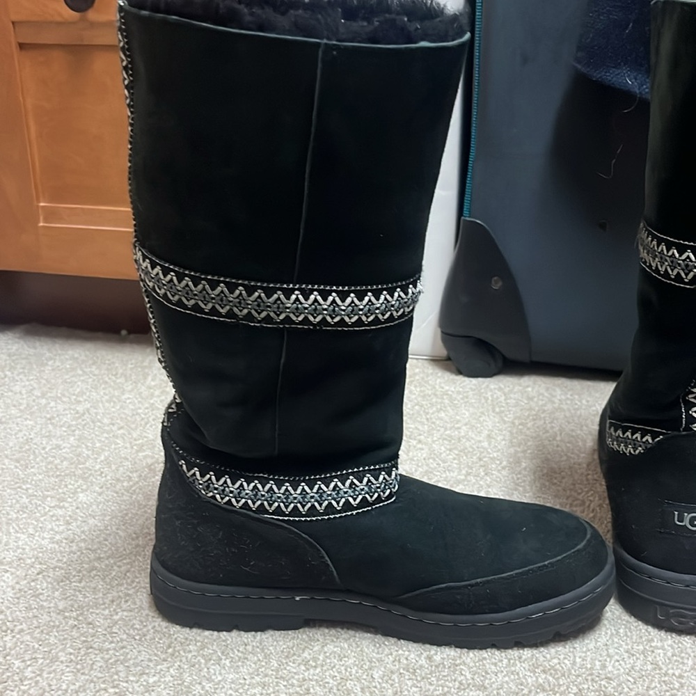 UGG Winter Boots - Picture 5 of 8
